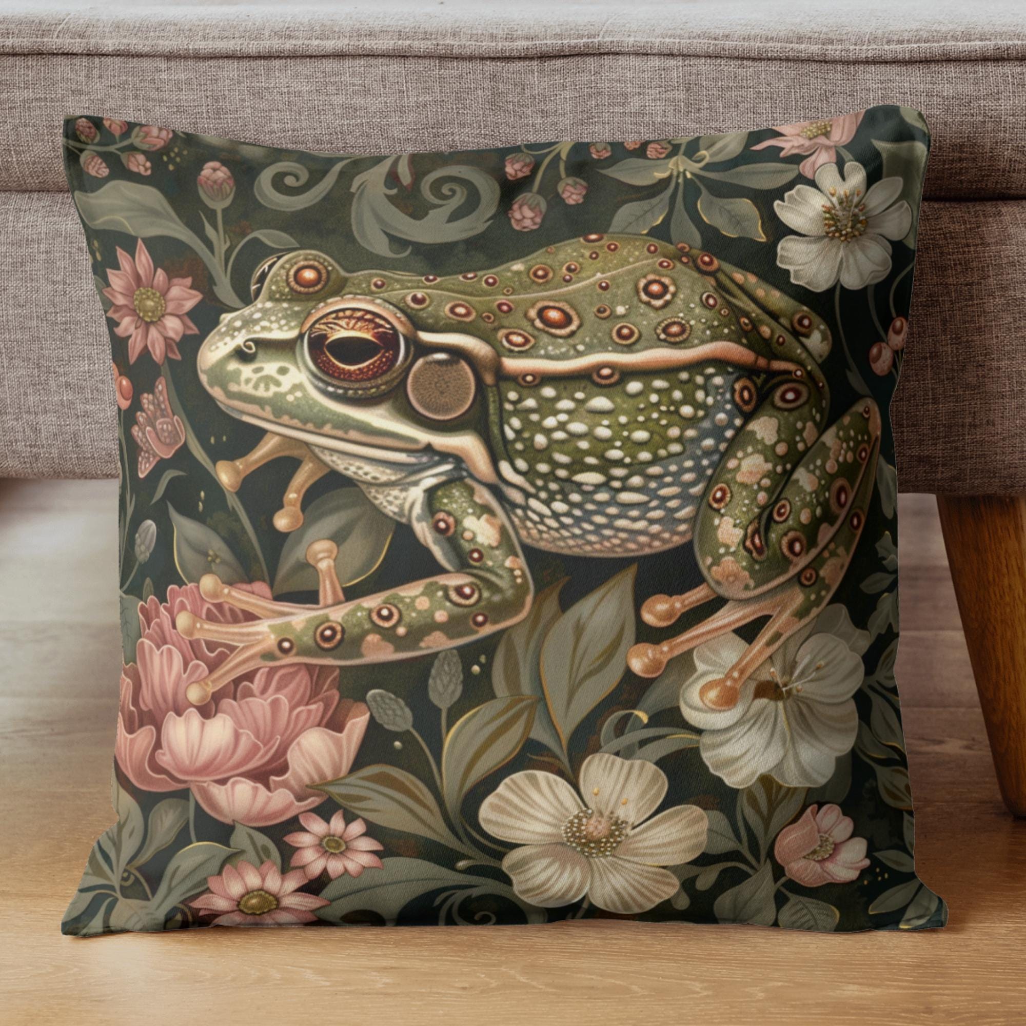 Forest Frog William Morris Pillow, Woodland Animal Cushion, Botanical Nature Throw Pillow, Vintage Frog Pillowcase, Whimsical Couch Accent