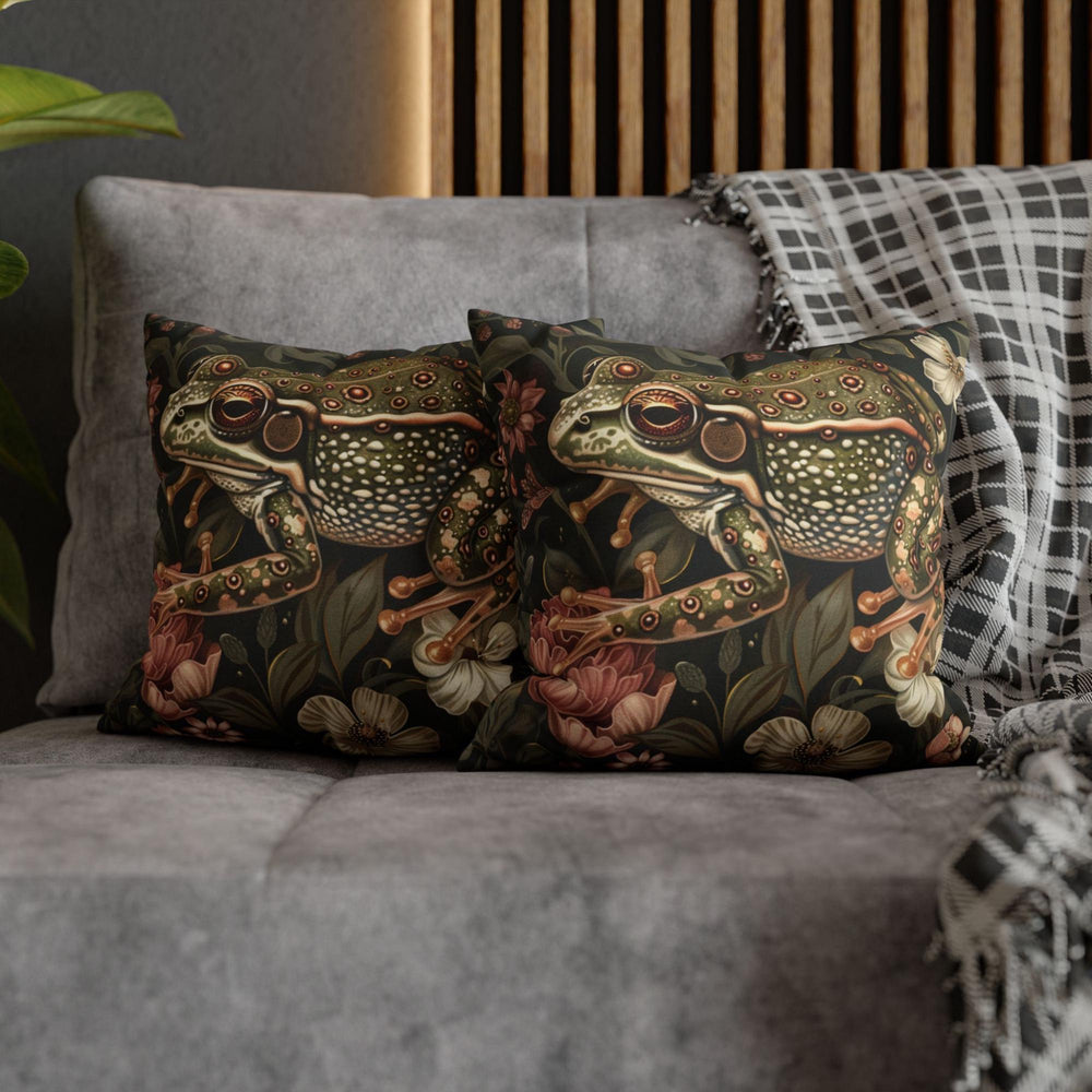 Forest Frog William Morris Pillow, Woodland Animal Cushion, Botanical Nature Throw Pillow, Vintage Frog Pillowcase, Whimsical Couch Accent